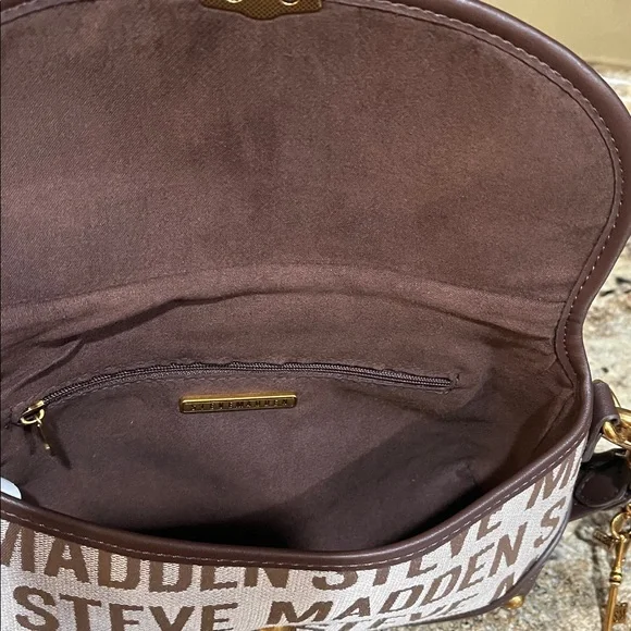 Steve Madden NWOT Beige and Brown Logo Shoulder Bag - Picture 8 of 9
